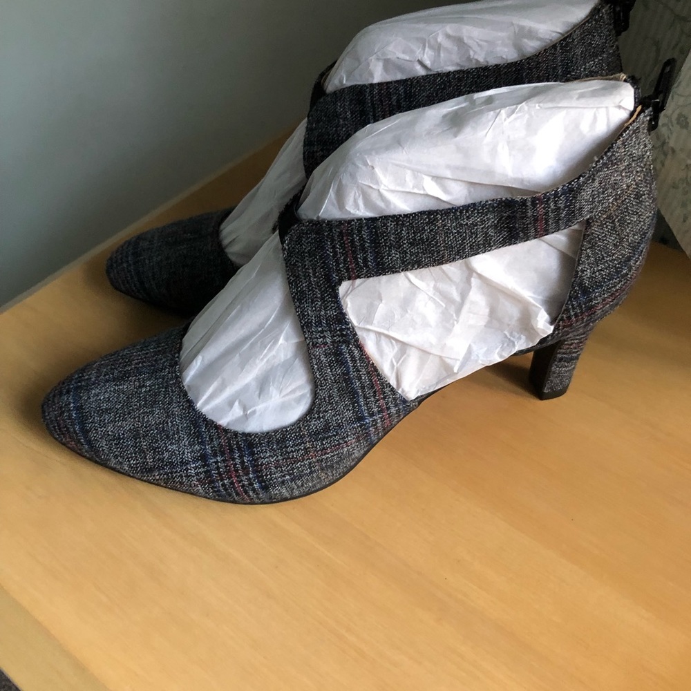 LifeStride Woman Giovanna 2 Grey Plaid Fabric Pump size 9.5 - Picture 4 of 12